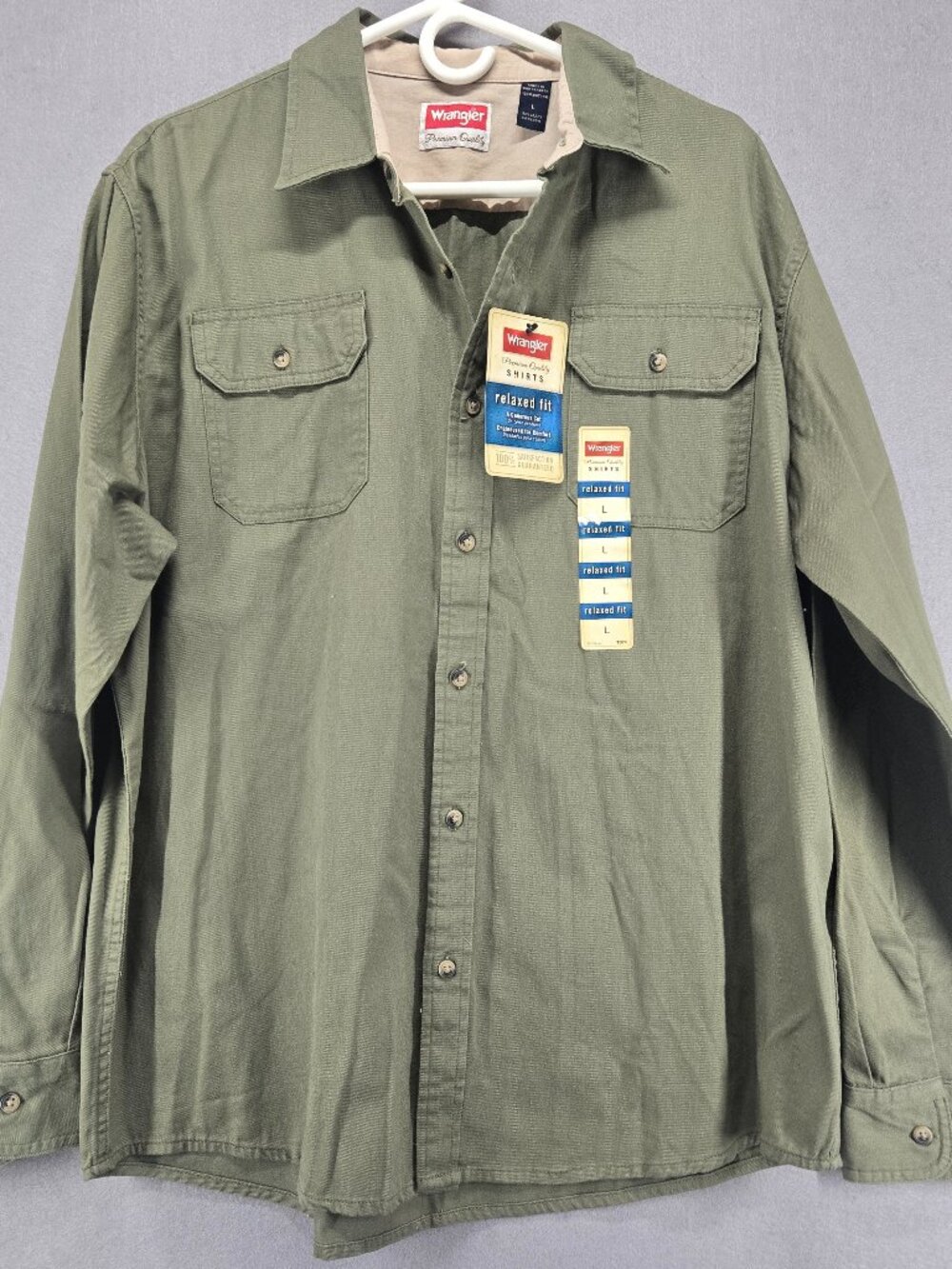 Wrangler Relaxed Fit Long Sleeve Button Up Shirt, Olive Green, Unisex, NWT, Lg